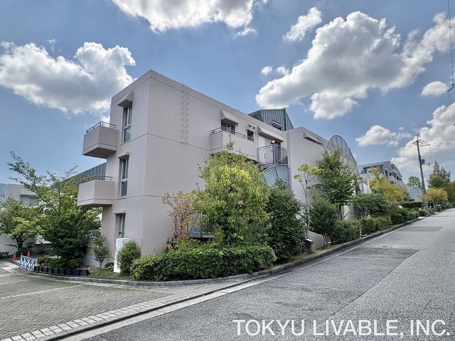 3LDK apartment in Nishinomiya, Hyogo - Photo 1