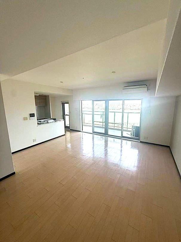 2LDK apartment in Konohana Ward, Osaka - Photo 1