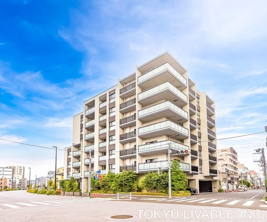 2LDK apartment in Meguro Ward, Tokyo - Photo 1