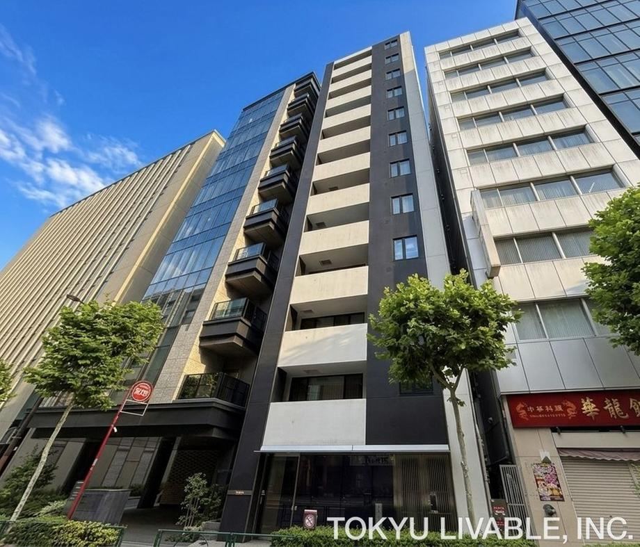 3LDK apartment in Chiyoda Ward, Tokyo - Photo 1