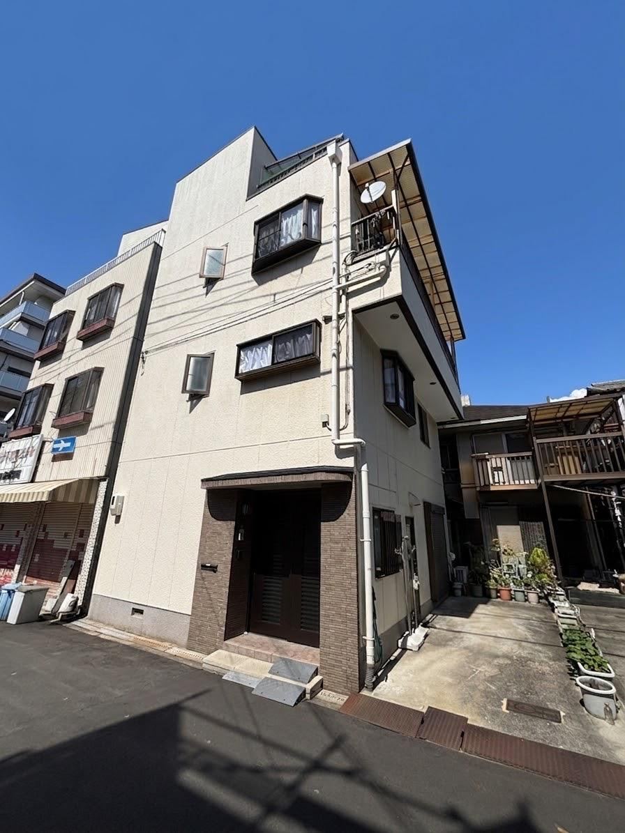 4LDK house in Minato Ward, Osaka - Photo 1
