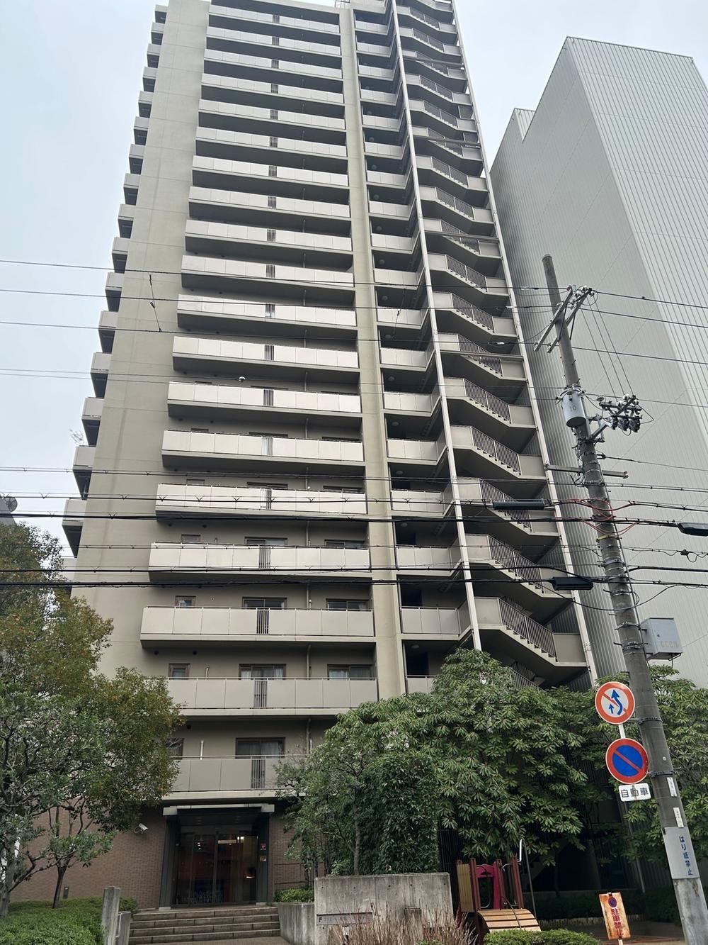 2LDK apartment in Kita Ward, Osaka - Photo 1
