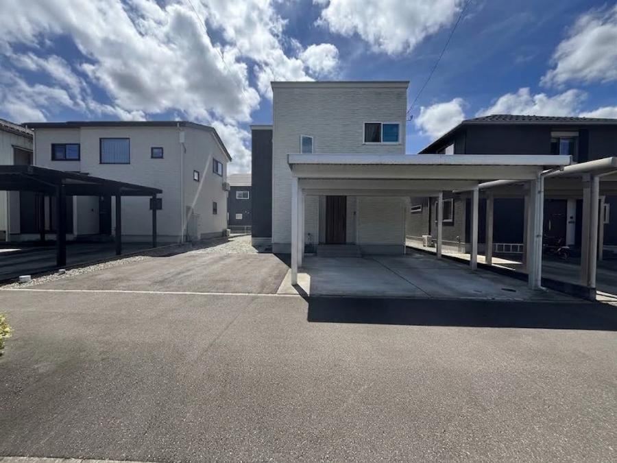 3LDK house in Mitsuke, Niigata - Photo 1