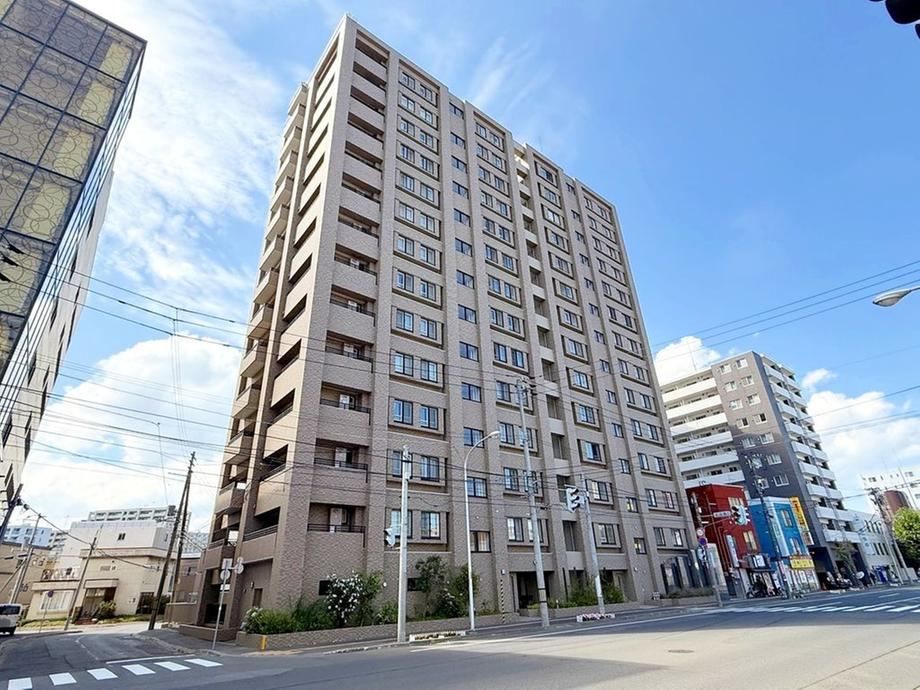 4LDK apartment in Kita Ward, Sapporo, Hokkaido - Photo 1