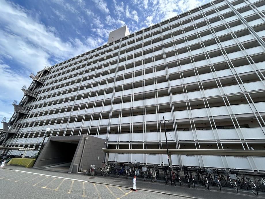 3LDK apartment in Minami Ward, Saitama - Photo 1