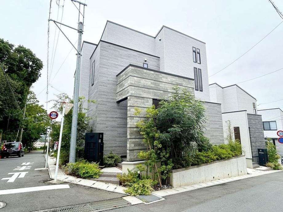 4LDK house in Asao Ward, Kawasaki, Kanagawa - Photo 1