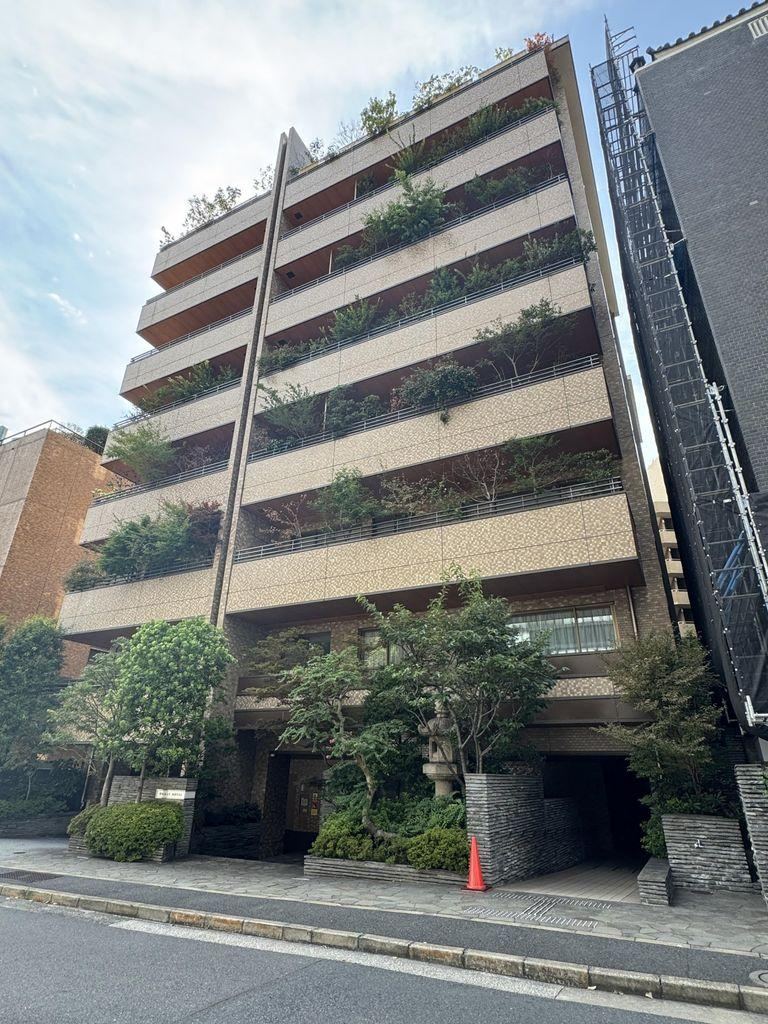 1LDK+S apartment in Minato Ward, Tokyo - Photo 1