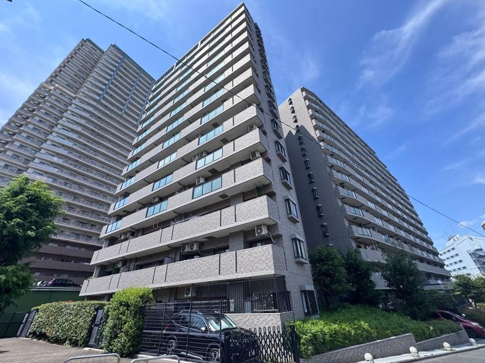 3LDK apartment in Koto Ward, Tokyo - Photo 1