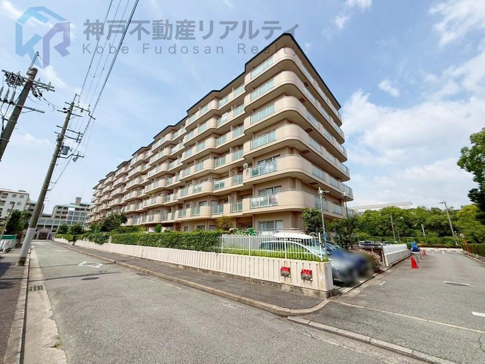 2LDK apartment in Nishinomiya, Hyogo - Photo 1