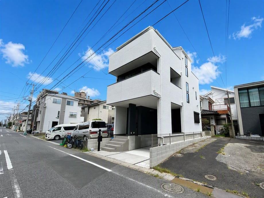 3LDK+S house in Ichikawa, Chiba - Photo 1
