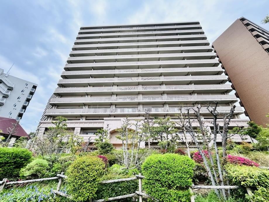 2LDK apartment in Yodogawa Ward, Osaka - Photo 1