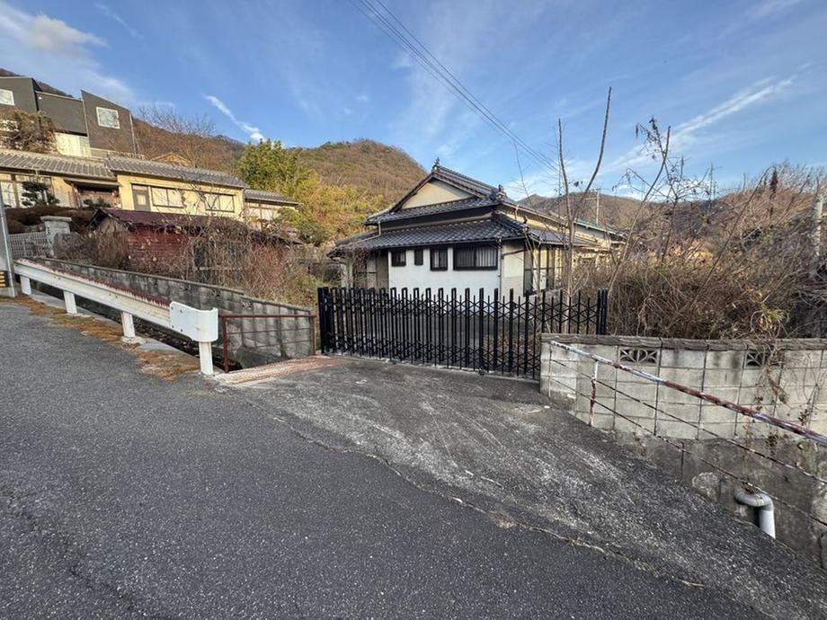 5DK+S house in Mihara, Hiroshima - Photo 1