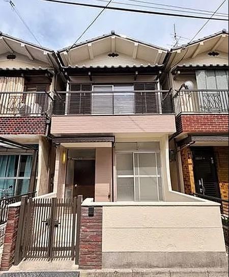 2LDK house in Higashiosaka, Osaka - Photo 1