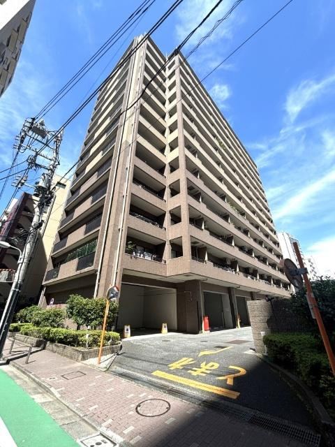 3LDK apartment in Shinagawa Ward, Tokyo - Photo 1