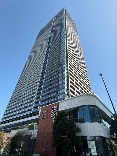 3LDK apartment in Naka Ward, Yokohama, Kanagawa - Photo 1