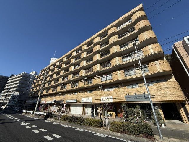 3LDK apartment in Showa Ward, Nagoya, Aichi - Photo 1