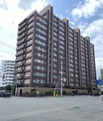 3LDK+S apartment in Chuo Ward, Sapporo, Hokkaido - Photo 1