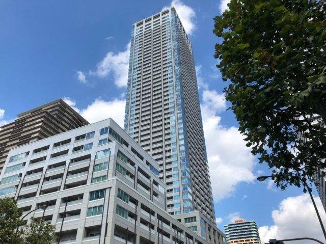 2LDK+S apartment in Chuo Ward, Tokyo - Photo 1