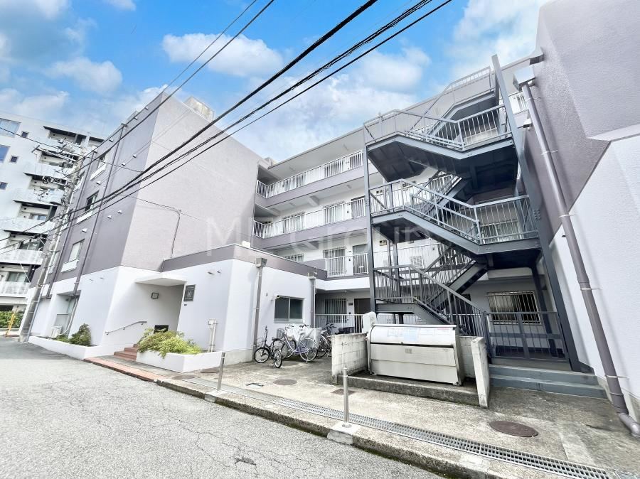 2LDK apartment in Kashiwa, Chiba - Photo 1