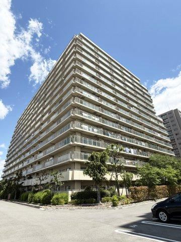 4LDK apartment in Yodogawa Ward, Osaka - Photo 1