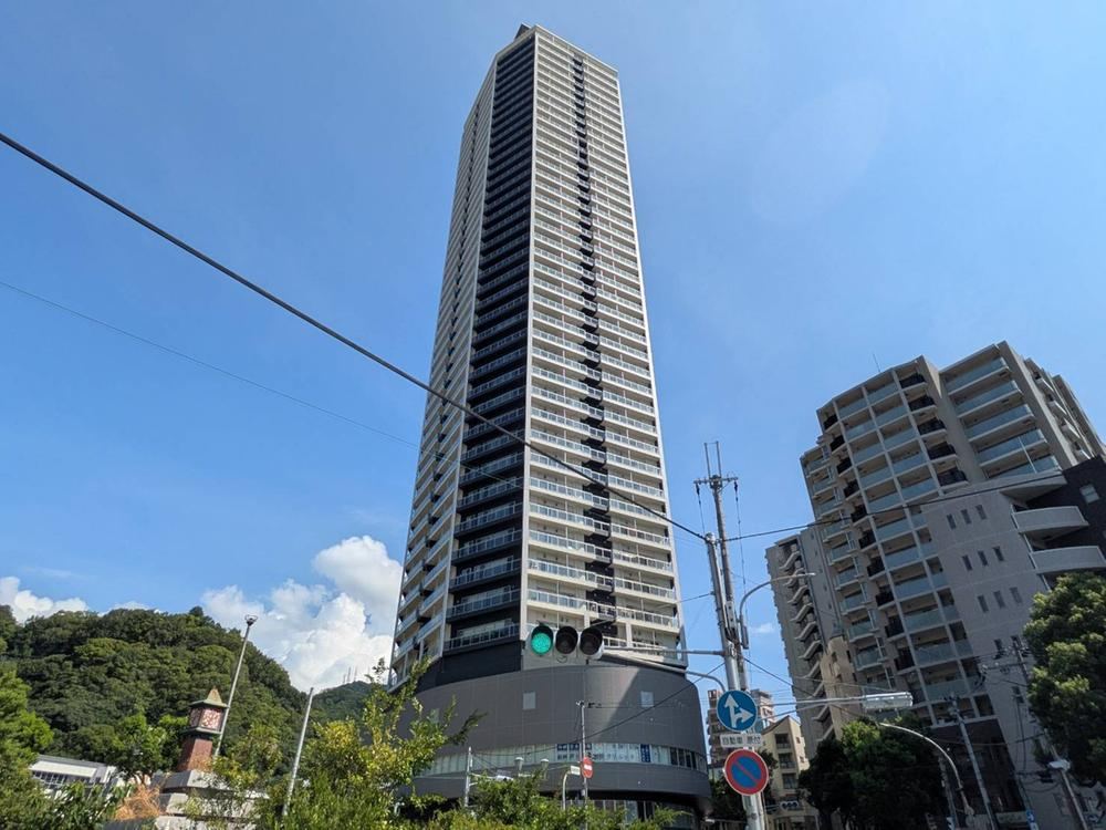 1LDK apartment in Chuo Ward, Kobe, Hyogo - Photo 1