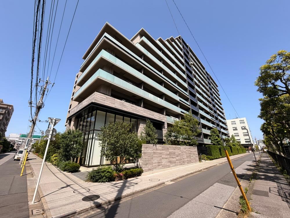 3LDK apartment in Koto Ward, Tokyo - Photo 1