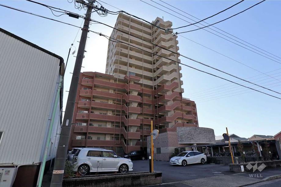 4LDK apartment in Minato Ward, Nagoya, Aichi - Photo 1