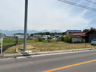 plot of land in Saku