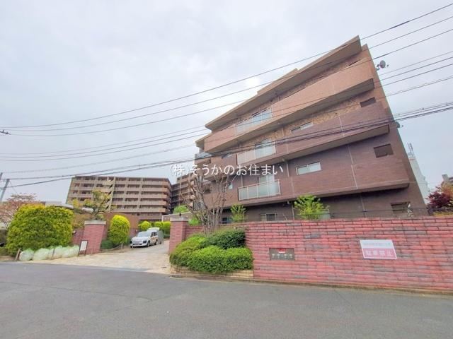 4LDK apartment in Soka, Saitama - Photo 1