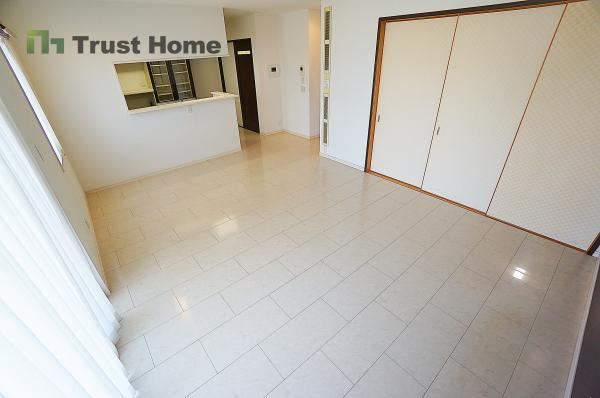 4LDK house in Tarumi Ward, Kobe, Hyogo - Photo 1