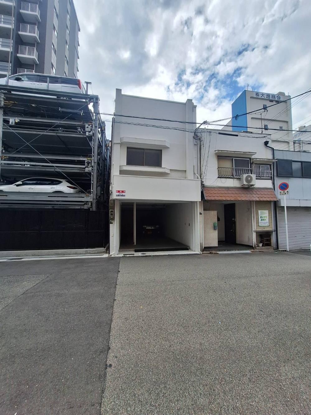 3LDK house in Konohana Ward, Osaka - Photo 1