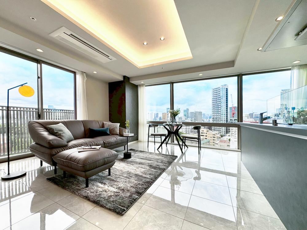2LDK apartment in Minato Ward, Tokyo - Photo 1