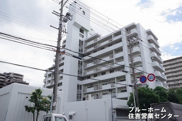 4LDK apartment in Suminoe Ward, Osaka - Photo 1