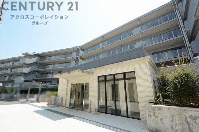 3LDK apartment in Nishinomiya, Hyogo - Photo 1
