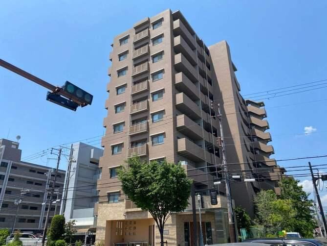 3LDK apartment in Suita, Osaka - Photo 1