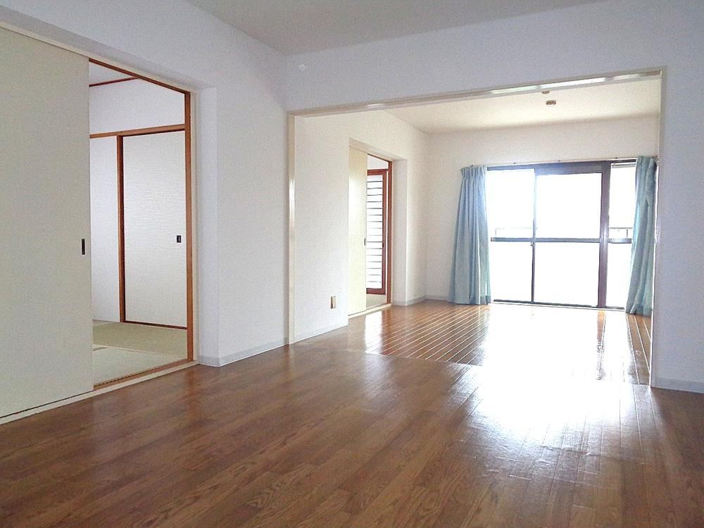 4LDK apartment in Itami, Hyogo - Photo 1
