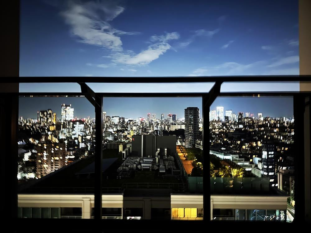 2LDK+S apartment in Minato Ward, Tokyo - Photo 1