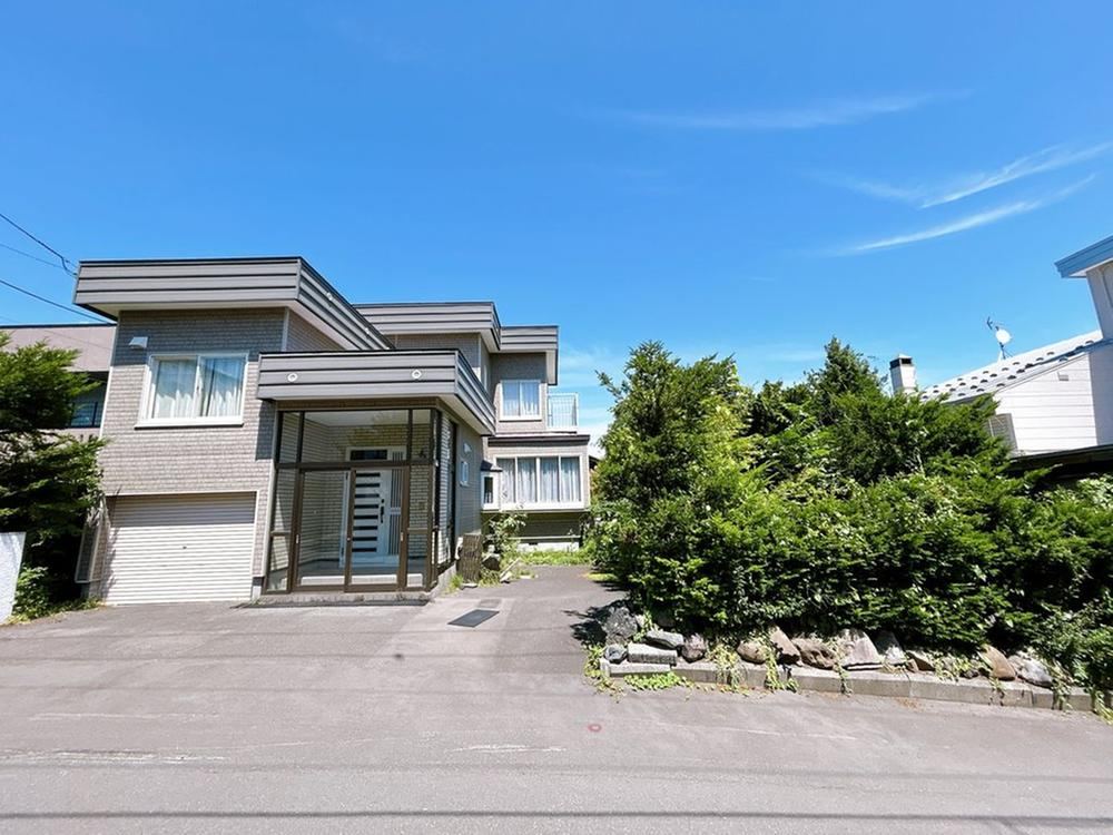 4LDK house in Nishi Ward, Sapporo, Hokkaido - Photo 1