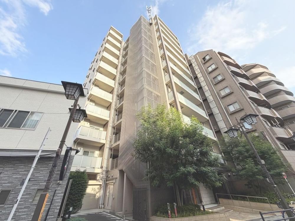 2LDK+S apartment in Arakawa Ward, Tokyo - Photo 1