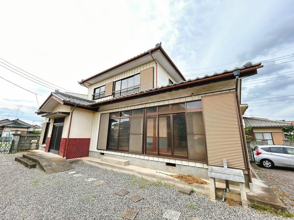 4LDK house in Sano, Tochigi - Photo 1