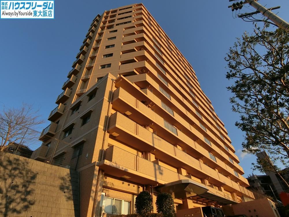 3LDK apartment in Higashiosaka, Osaka - Photo 1