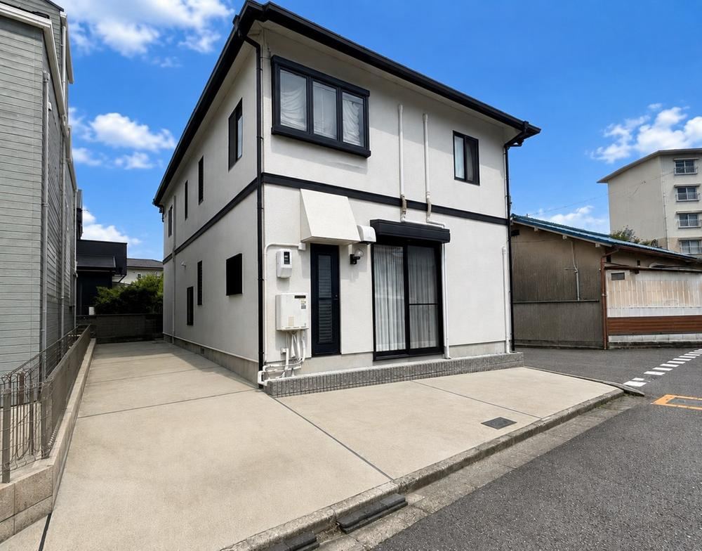 4LDK house in Takatsuki, Osaka - Photo 1