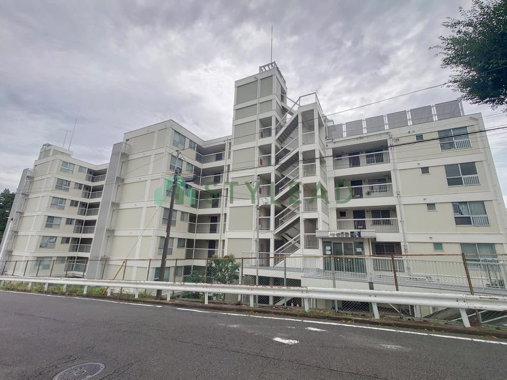 2LDK apartment in Asahi Ward, Yokohama, Kanagawa - Photo 1