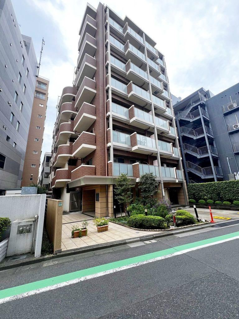 2LDK apartment in Meguro Ward, Tokyo - Photo 1