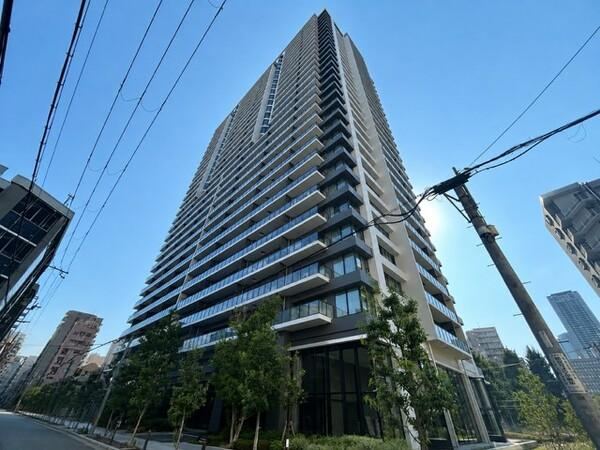 4LDK apartment in Kita Ward, Osaka - Photo 1