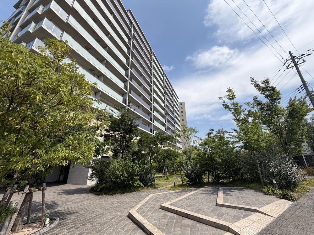 3LDK apartment in Nishinomiya, Hyogo - Photo 1