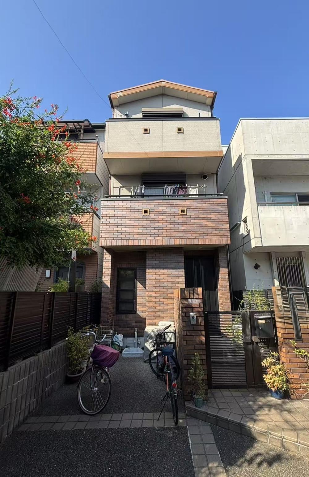 4LDK+S house in Sumiyoshi Ward, Osaka - Photo 1