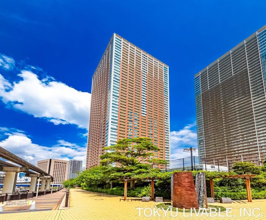 3LDK apartment in Minato Ward, Tokyo - Photo 1