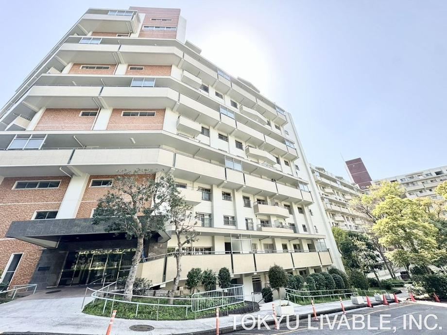 4LDK apartment in Asahi Ward, Yokohama, Kanagawa - Photo 1