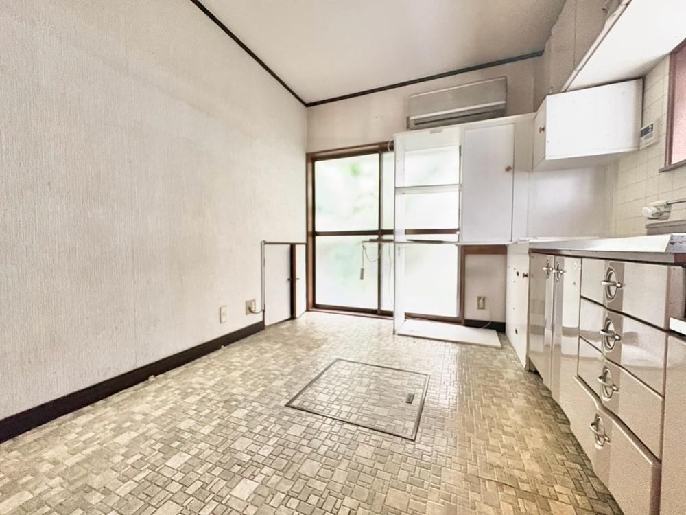 4LDK house in Kita Ward, Tokyo - Photo 1